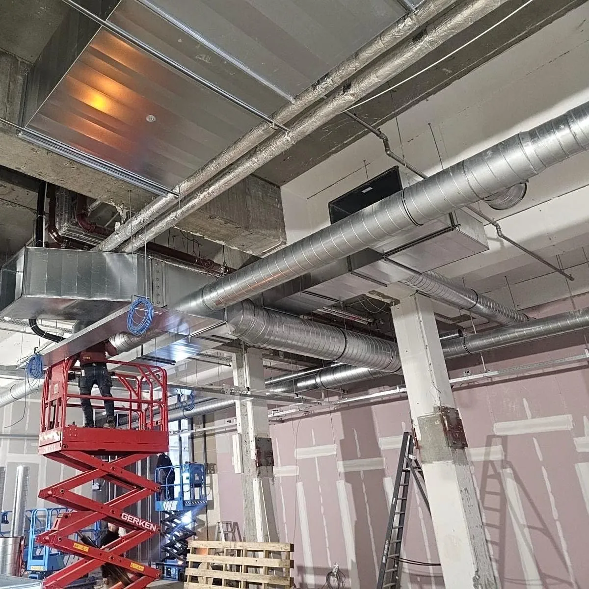 Verenigingsgebouw onder de kapconstructie: foto 3 van de uitgevoerde werkzaamheden